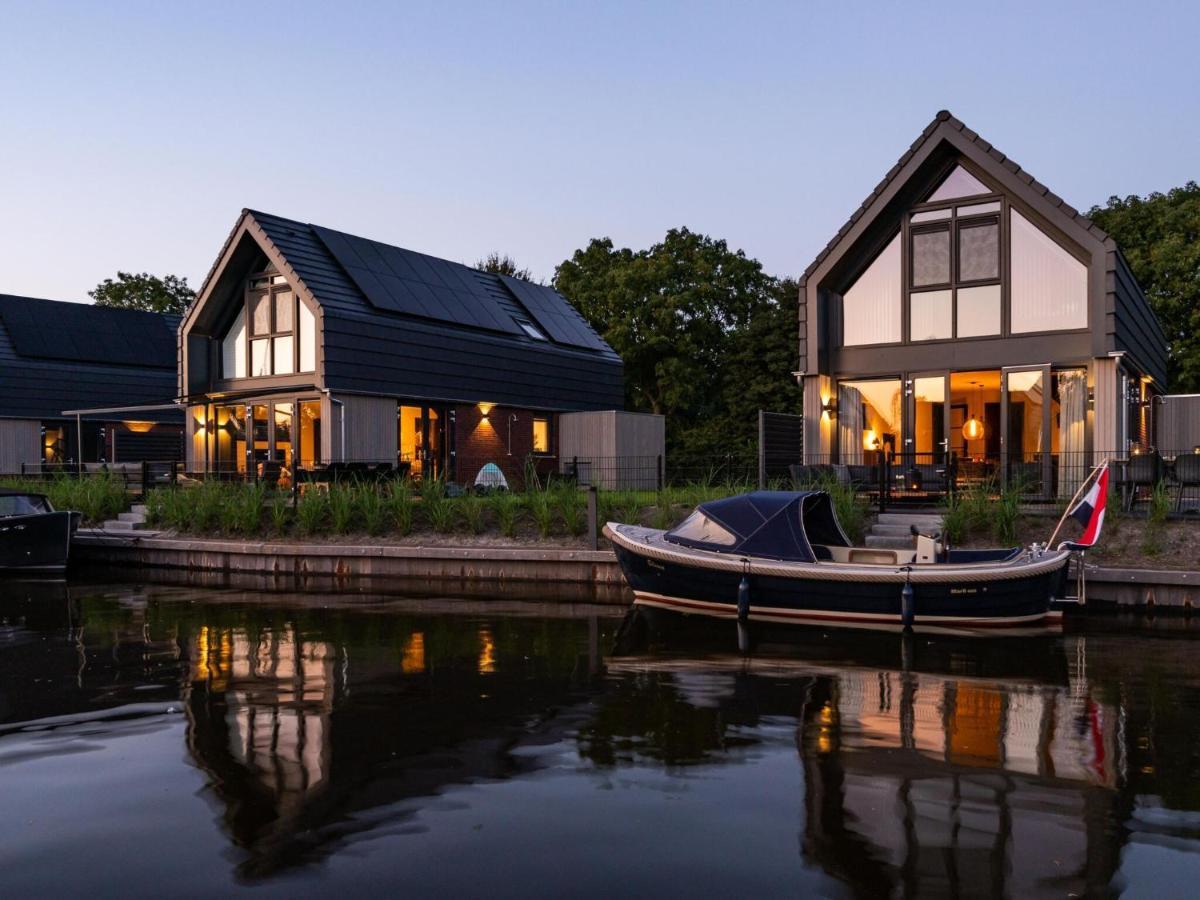 Luxurious Detached Water Villa With Jetty Balk 外观 照片