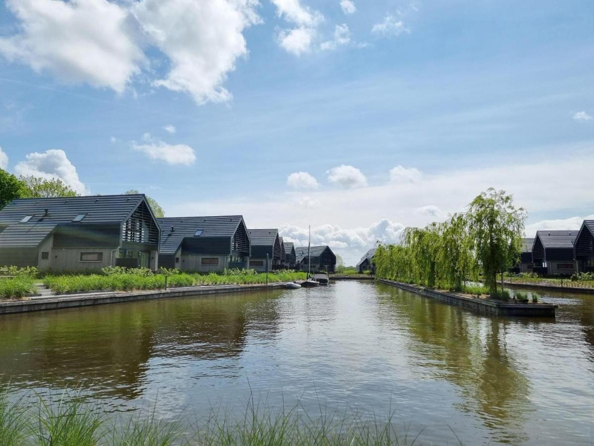 Luxurious Detached Water Villa With Jetty Balk 外观 照片