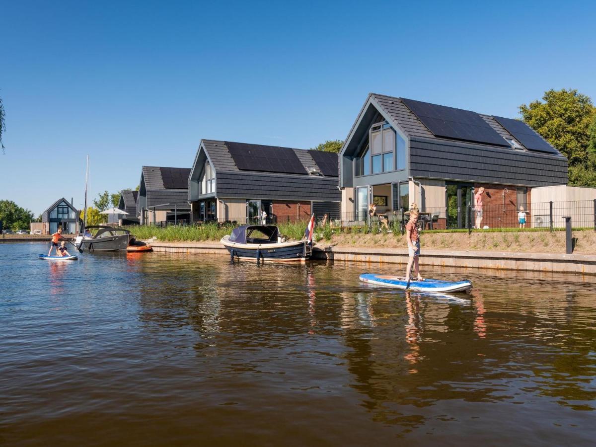 Luxurious Detached Water Villa With Jetty Balk 外观 照片